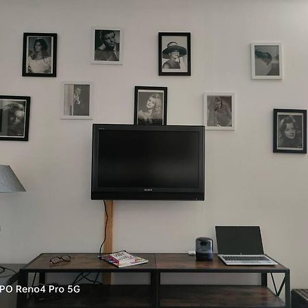 Grand T2 Esprit Loft Coeur De Ville Sète Kültér fotó