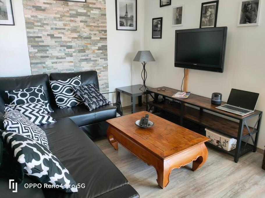Grand T2 Esprit Loft Coeur De Ville Sète Kültér fotó
